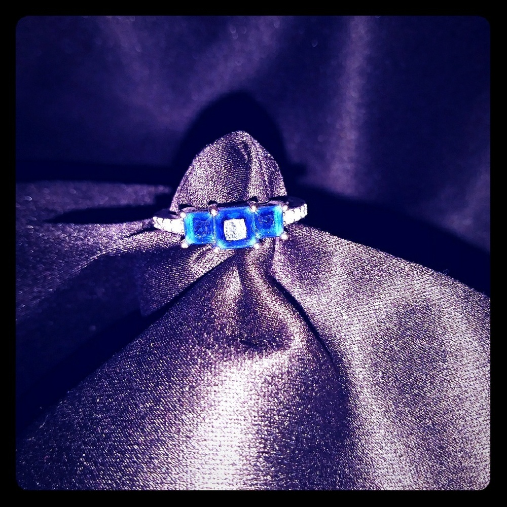 Sterlig Silver CZ Sapphire